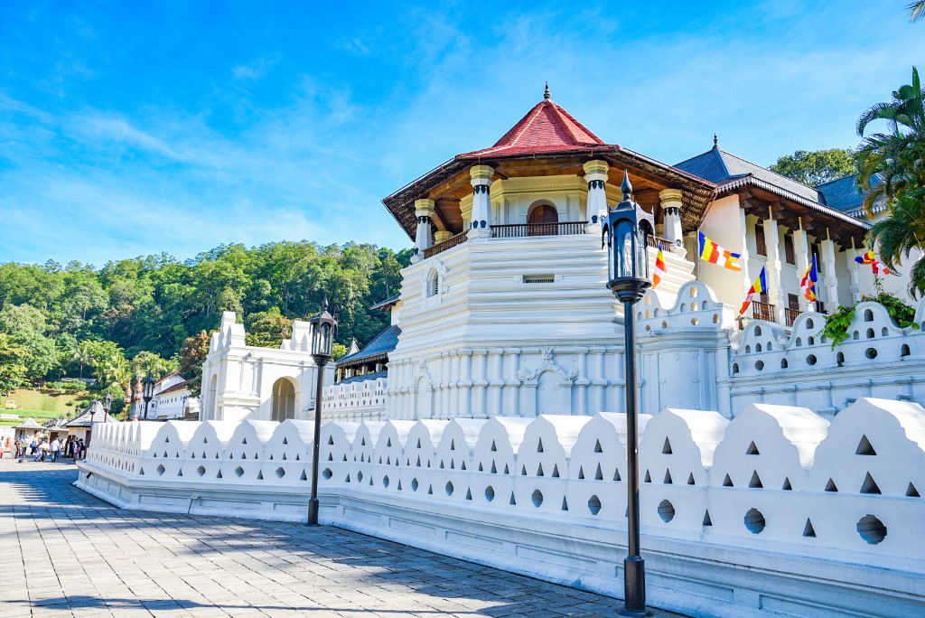 Kandy day tour package - kandy temple